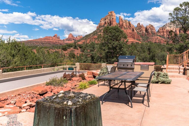 Tables, grill and entertainment with gorgeous views!