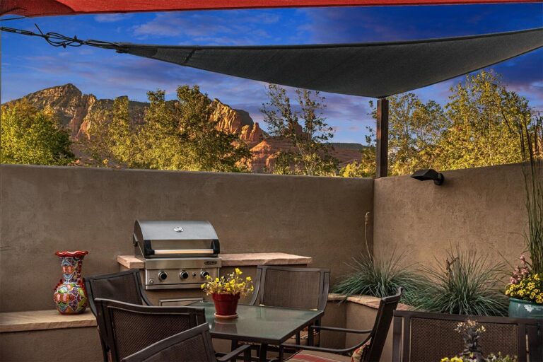 Sedona Uptown Suites BBQ Grill Patio