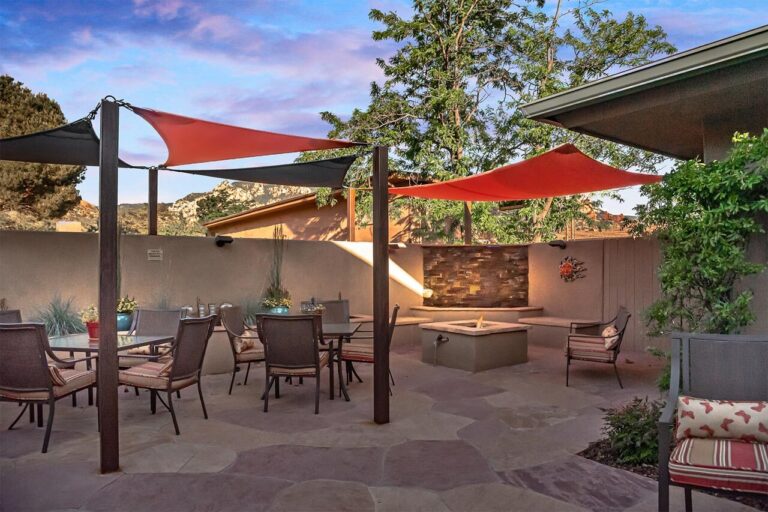 Sedona Uptown Suites Lounge on the patio and watch the sunset